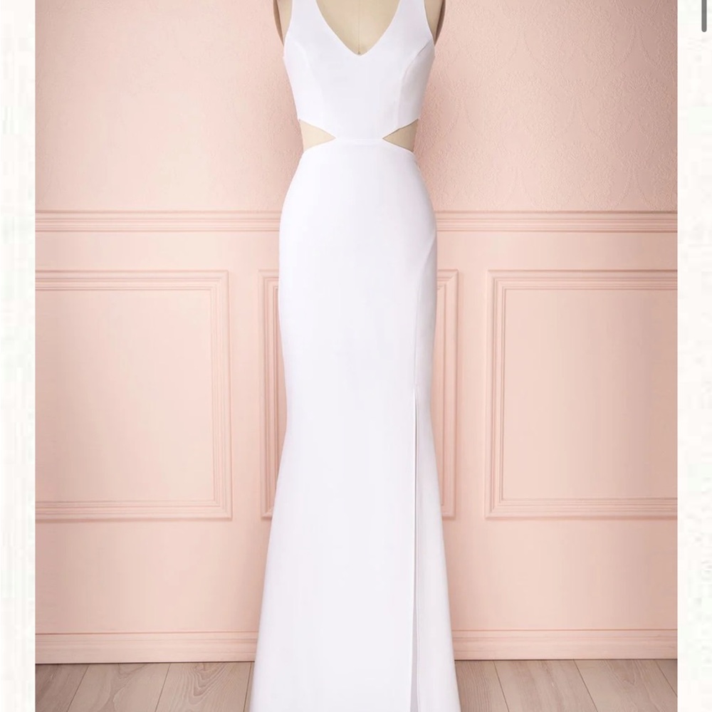 Gorgeous never worn wedding dress from Montreal boutique shop